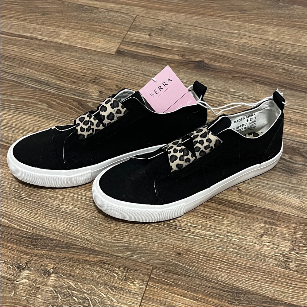 Serra Women's Black Sneakers with Leopard Detail